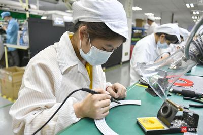 東莞企業(yè)全面發(fā)力，手機(jī)軟件產(chǎn)業(yè)掀起生產(chǎn)熱潮